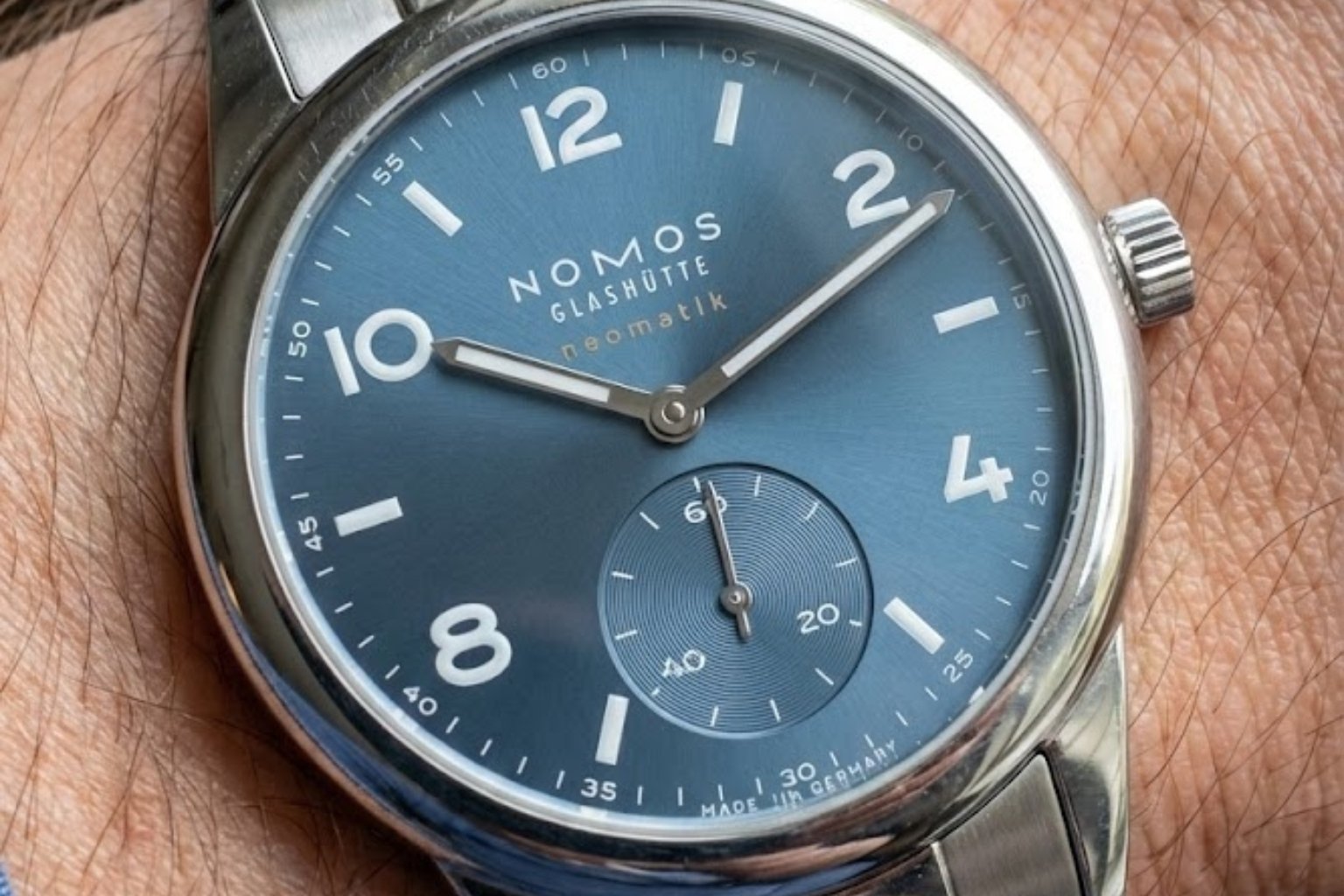 Qui et où sont fabriqués les montres Nomos Glashütte