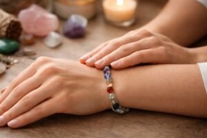 À quel poignet porter son bracelet chemin de vie